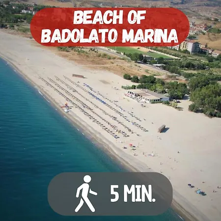 Apartment 5 Minutes' Walk From The Beach, With Two Bedrooms *