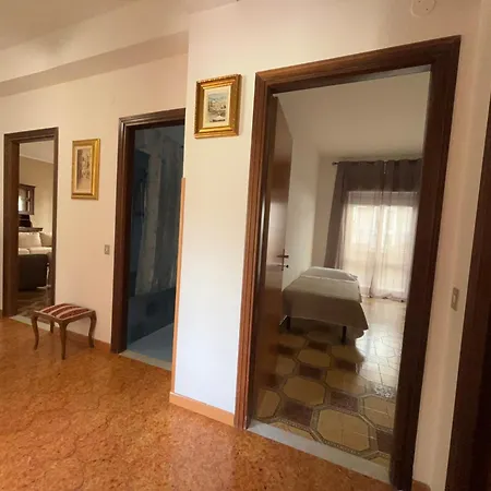 5 Minutes' Walk From The Beach, With Two Bedrooms