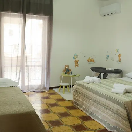 5 Minutes' Walk From The Beach, With Two Bedrooms