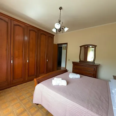 Apartment 5 Minutes' Walk From The Beach, With Two Bedrooms *