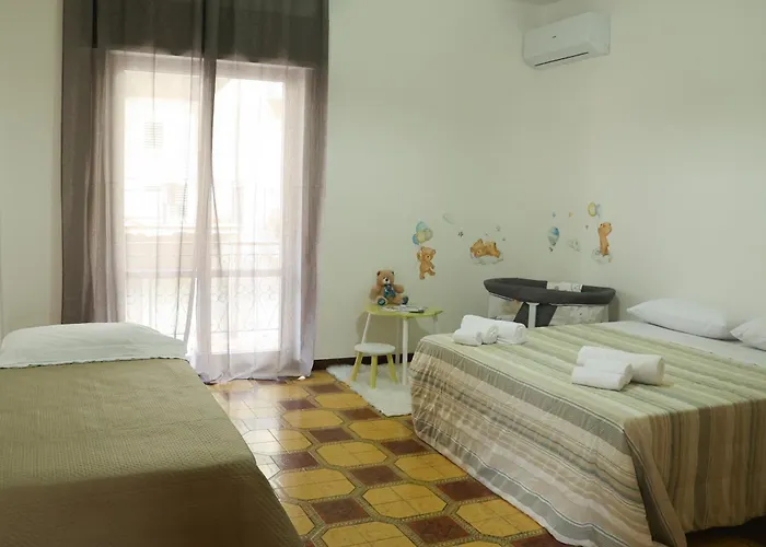 5 Minutes' Walk From The Beach, With Two Bedrooms